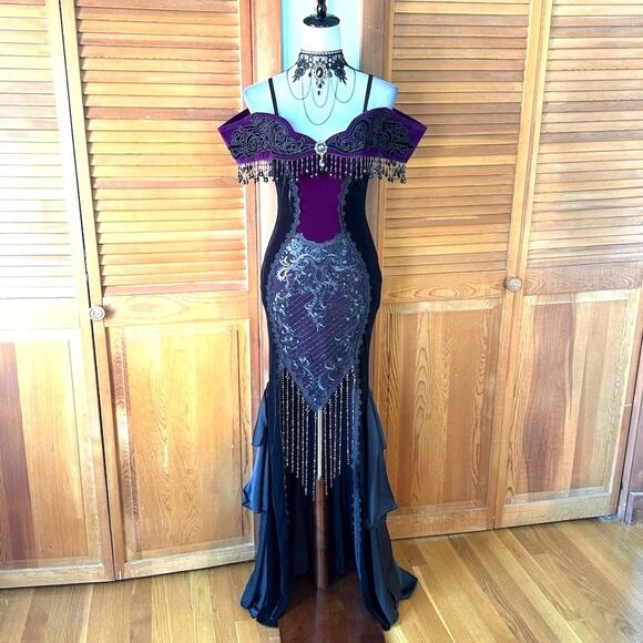 Devil Fashion Dresses & Skirts - Devil Fashion Gothic Victorian 'Vampire Masquerade' Purple Black Velvet Gown